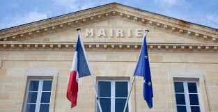 Photo de la façade de la mairie de villefranque de Mr le maire